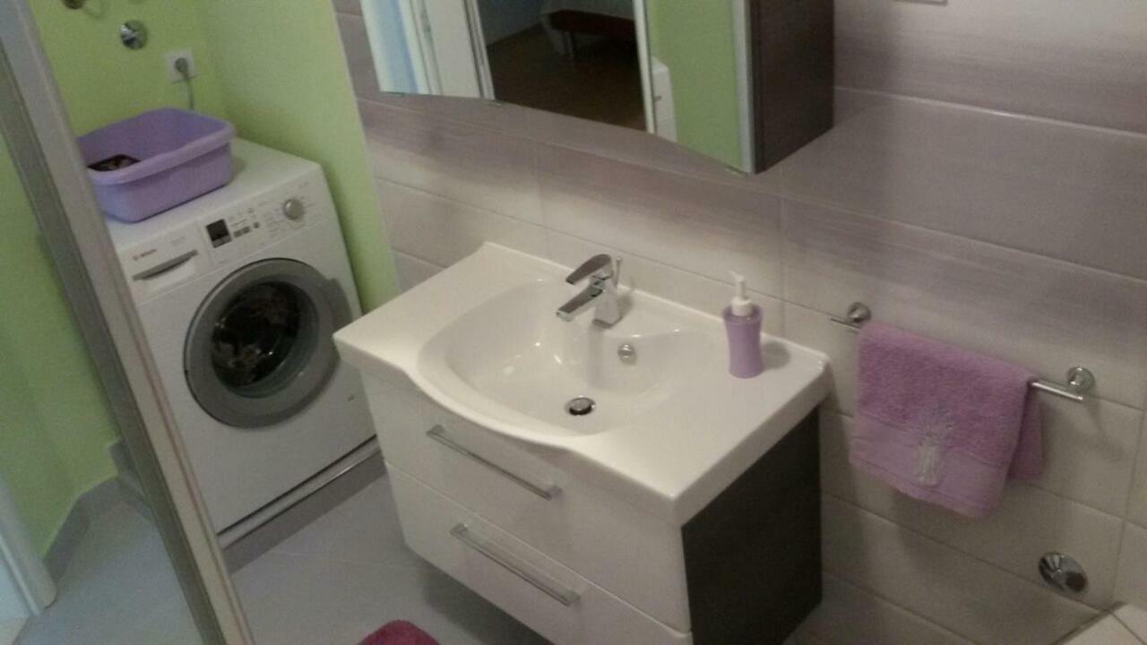 Apartments Marcic Bol Eksteriør bilde